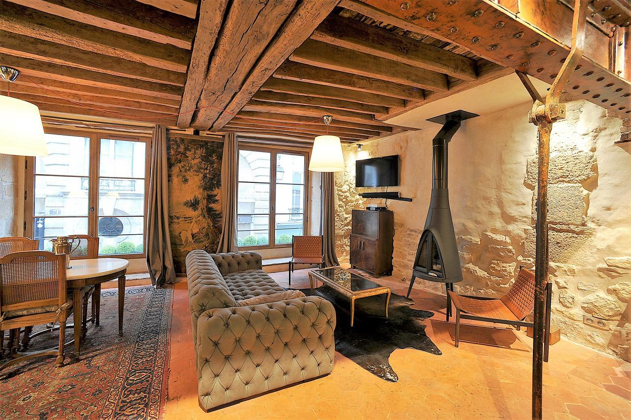 Beautiful Apartment In Historical Marais Paris Exterior photo