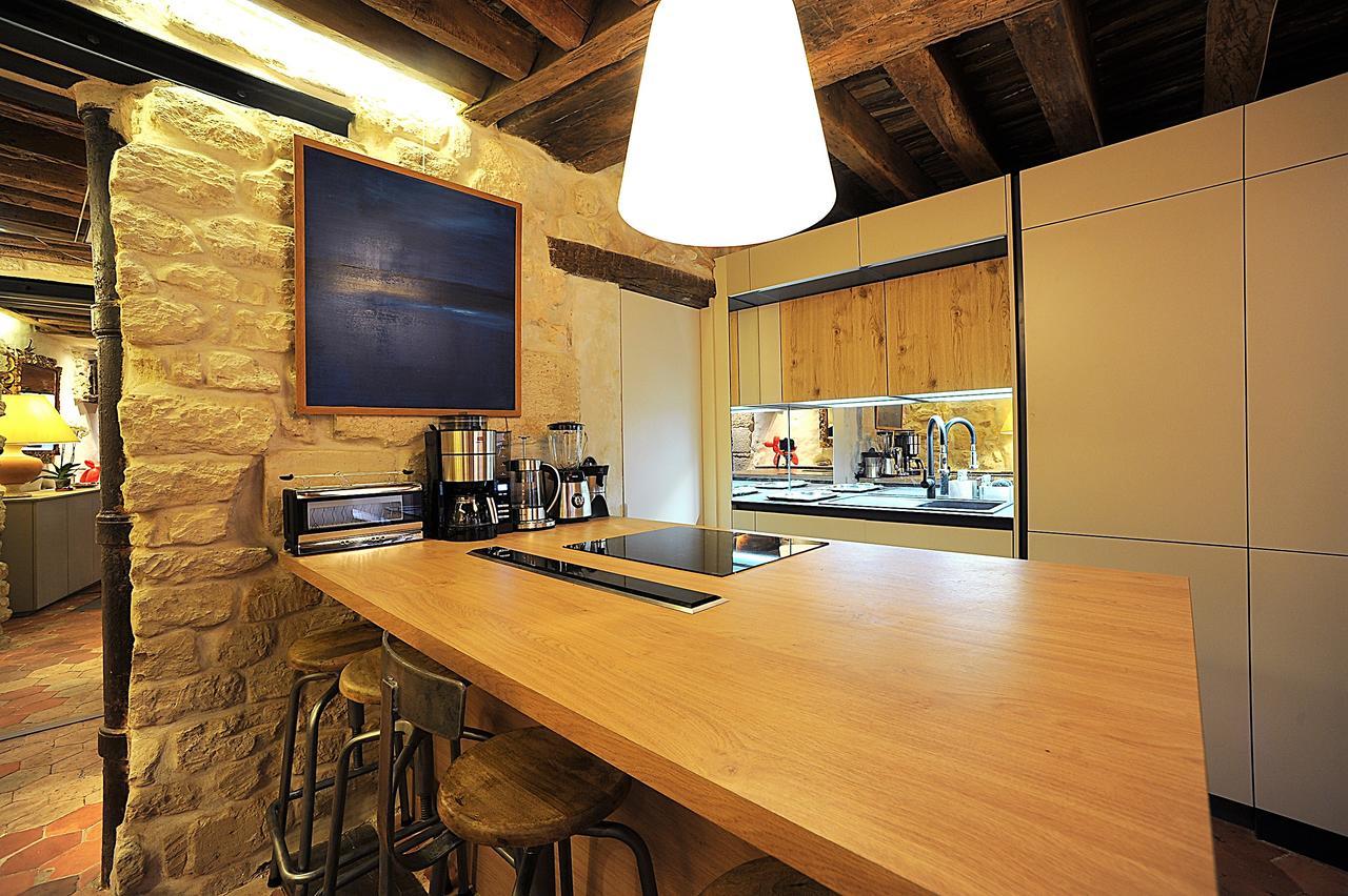 Beautiful Apartment In Historical Marais Paris Exterior photo