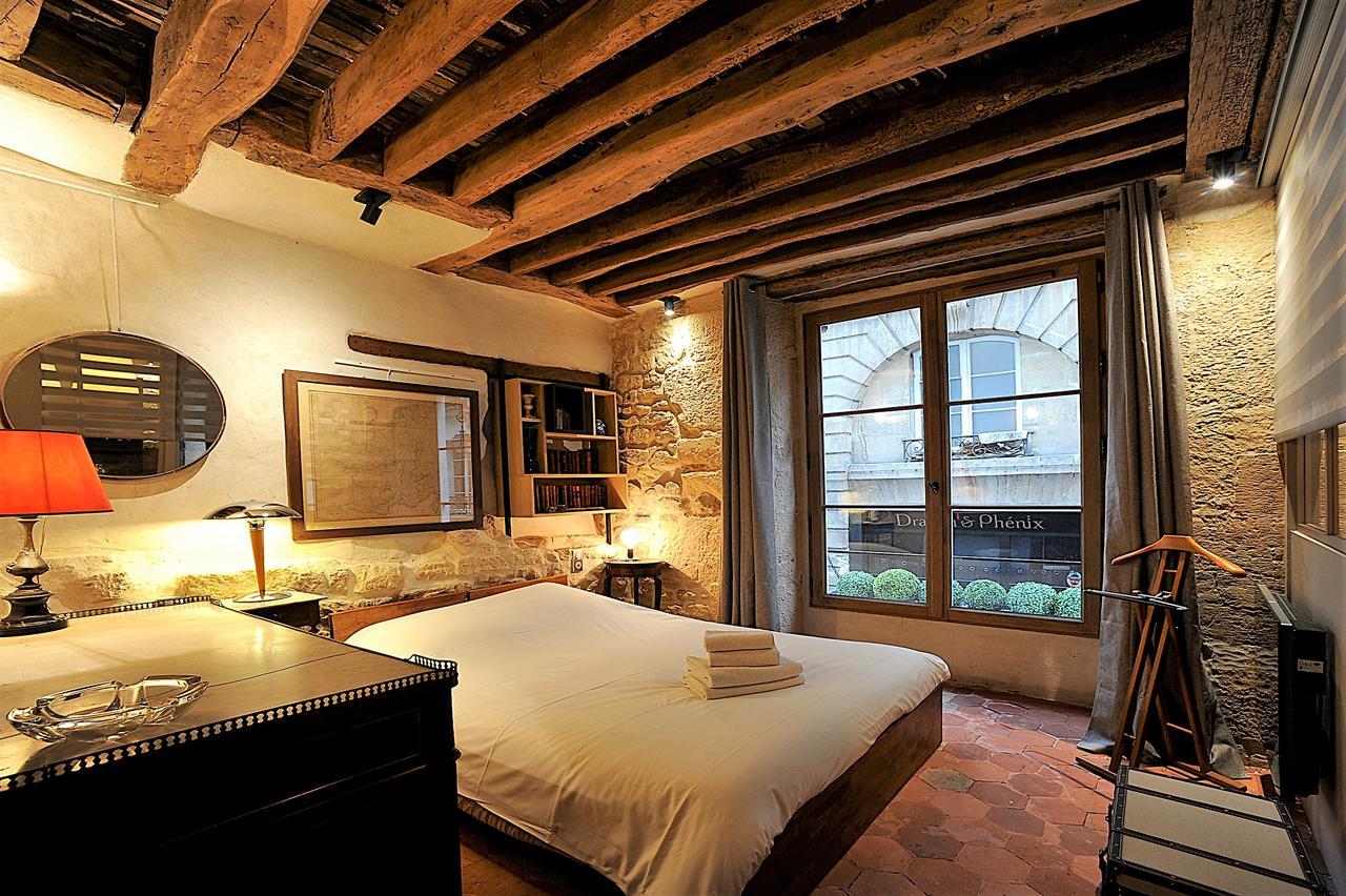 Beautiful Apartment In Historical Marais Paris Exterior photo