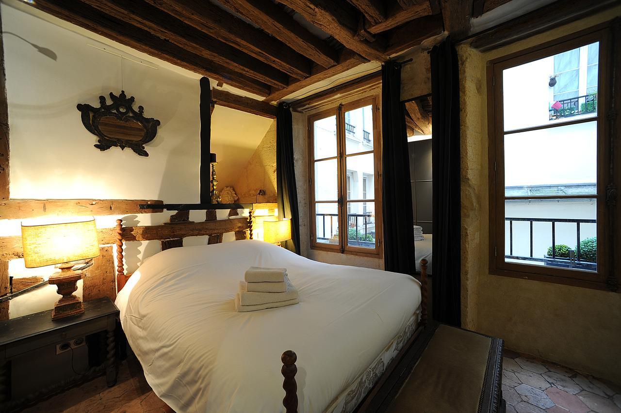 Beautiful Apartment In Historical Marais Paris Exterior photo