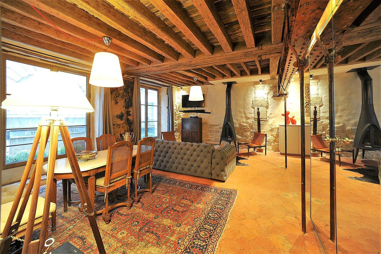 Beautiful Apartment In Historical Marais Paris Exterior photo