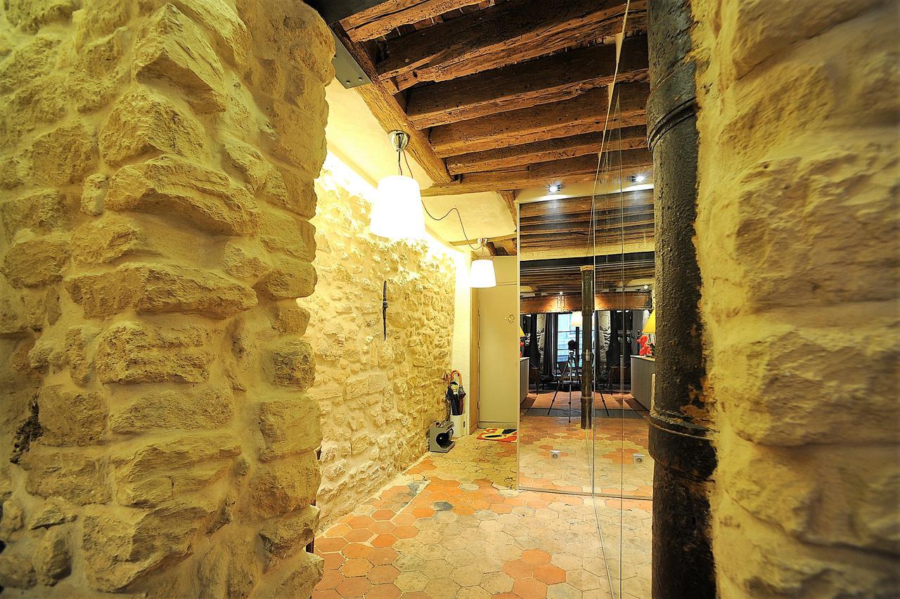 Beautiful Apartment In Historical Marais Paris Exterior photo