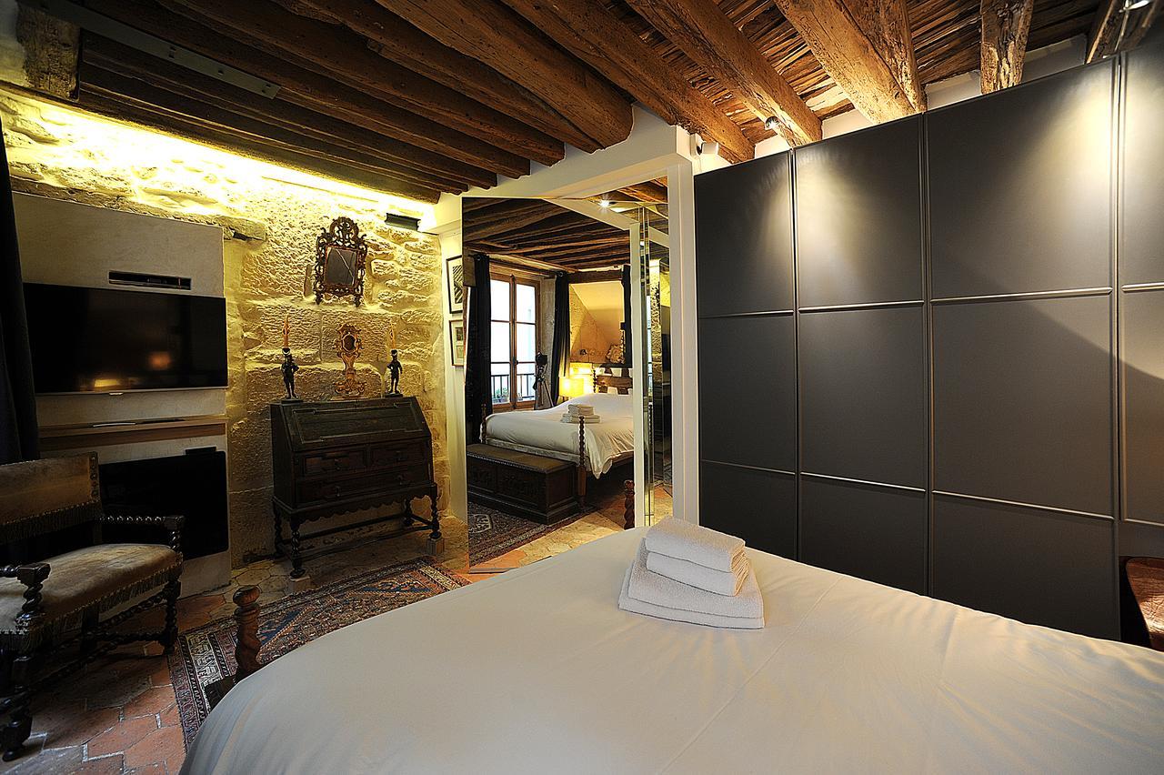 Beautiful Apartment In Historical Marais Paris Exterior photo