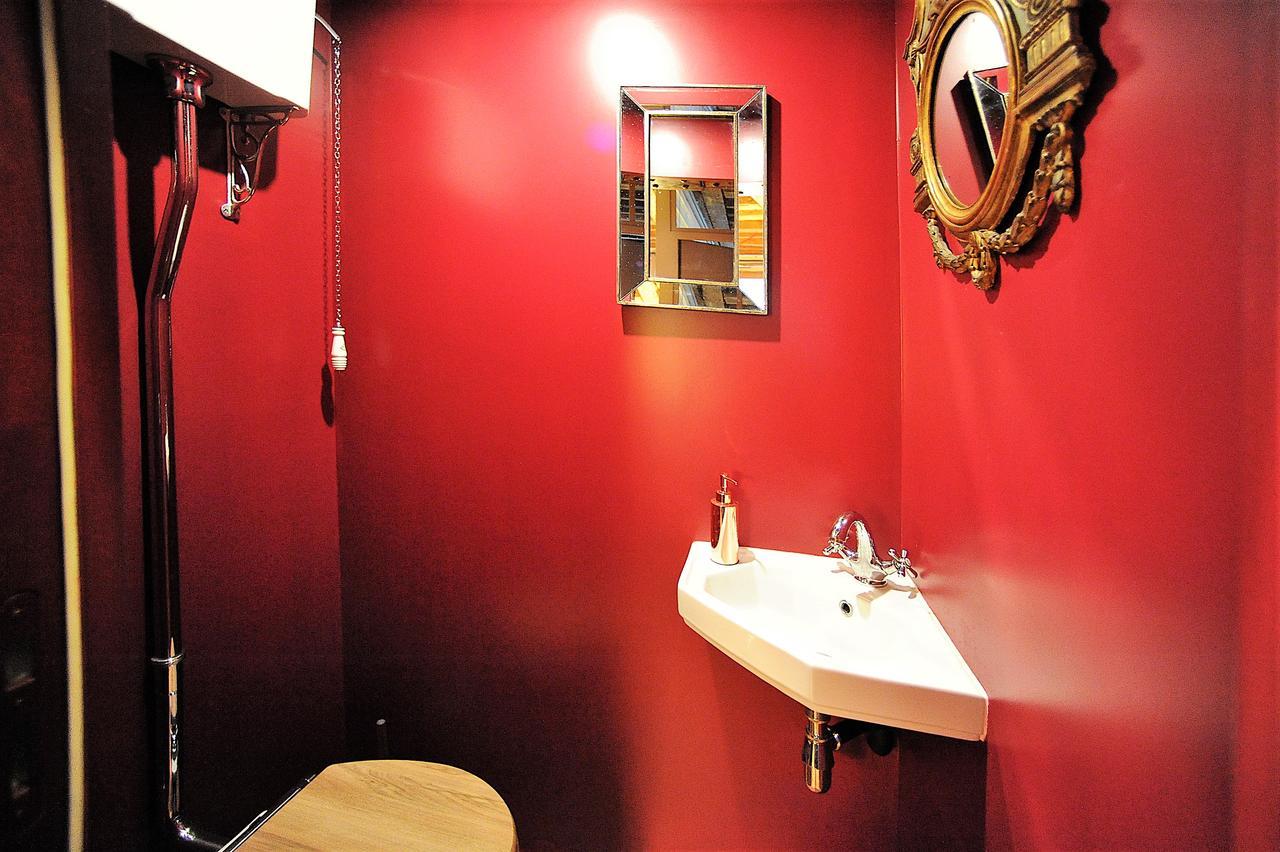 Beautiful Apartment In Historical Marais Paris Exterior photo