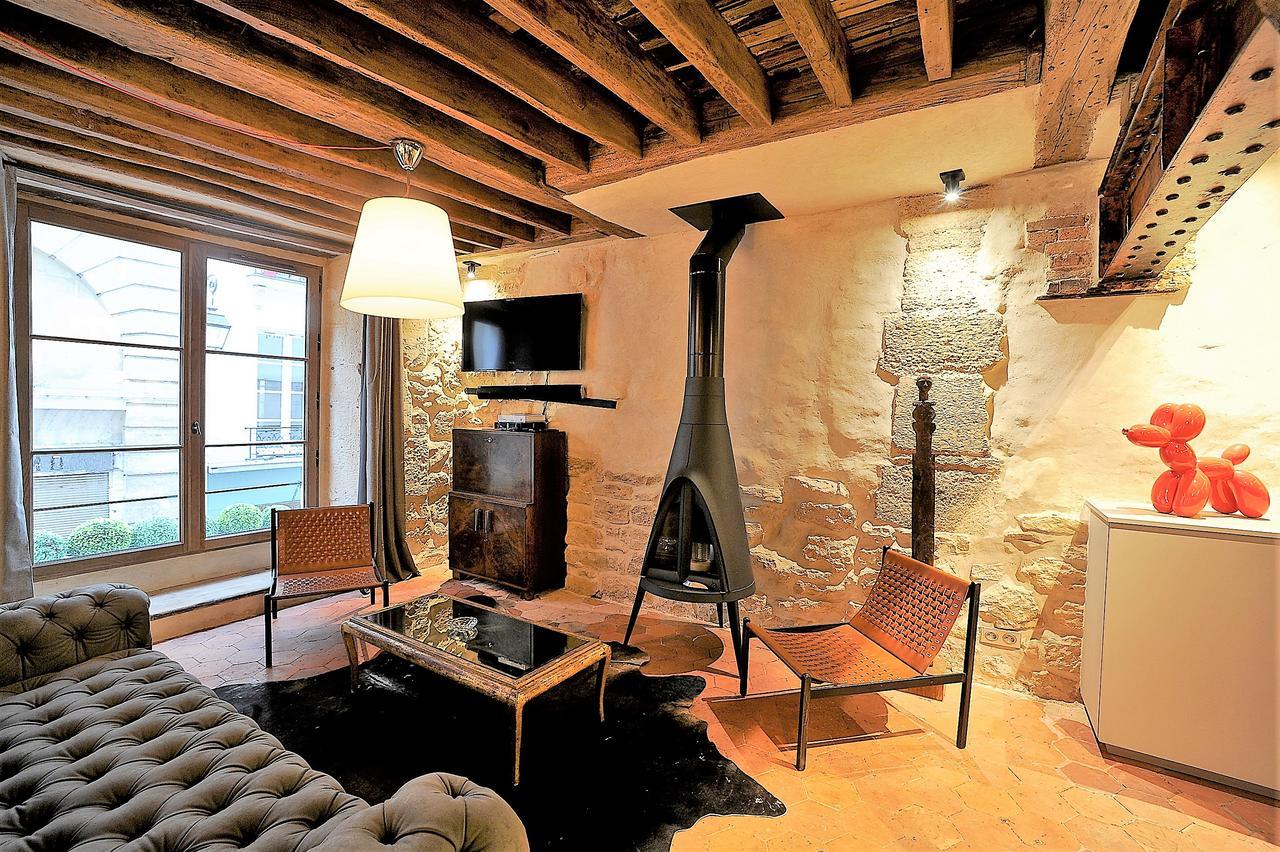 Beautiful Apartment In Historical Marais Paris Exterior photo